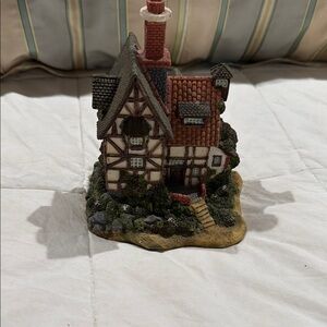 Charming Cottage Figurine